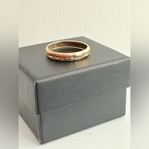 10k Vintage 90’s Yellow Gold Textured Band Ring Size 9